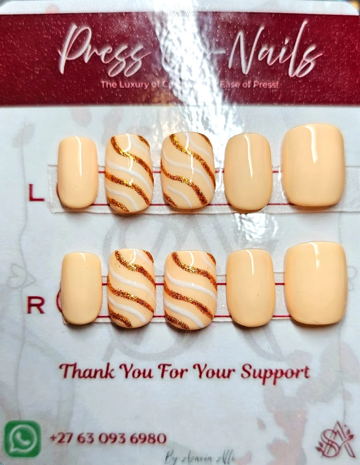 >Peach Swirl Nails